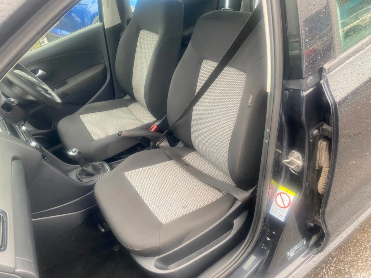 Volkswagen Polo Hatchback, Petrol, 2012, Black