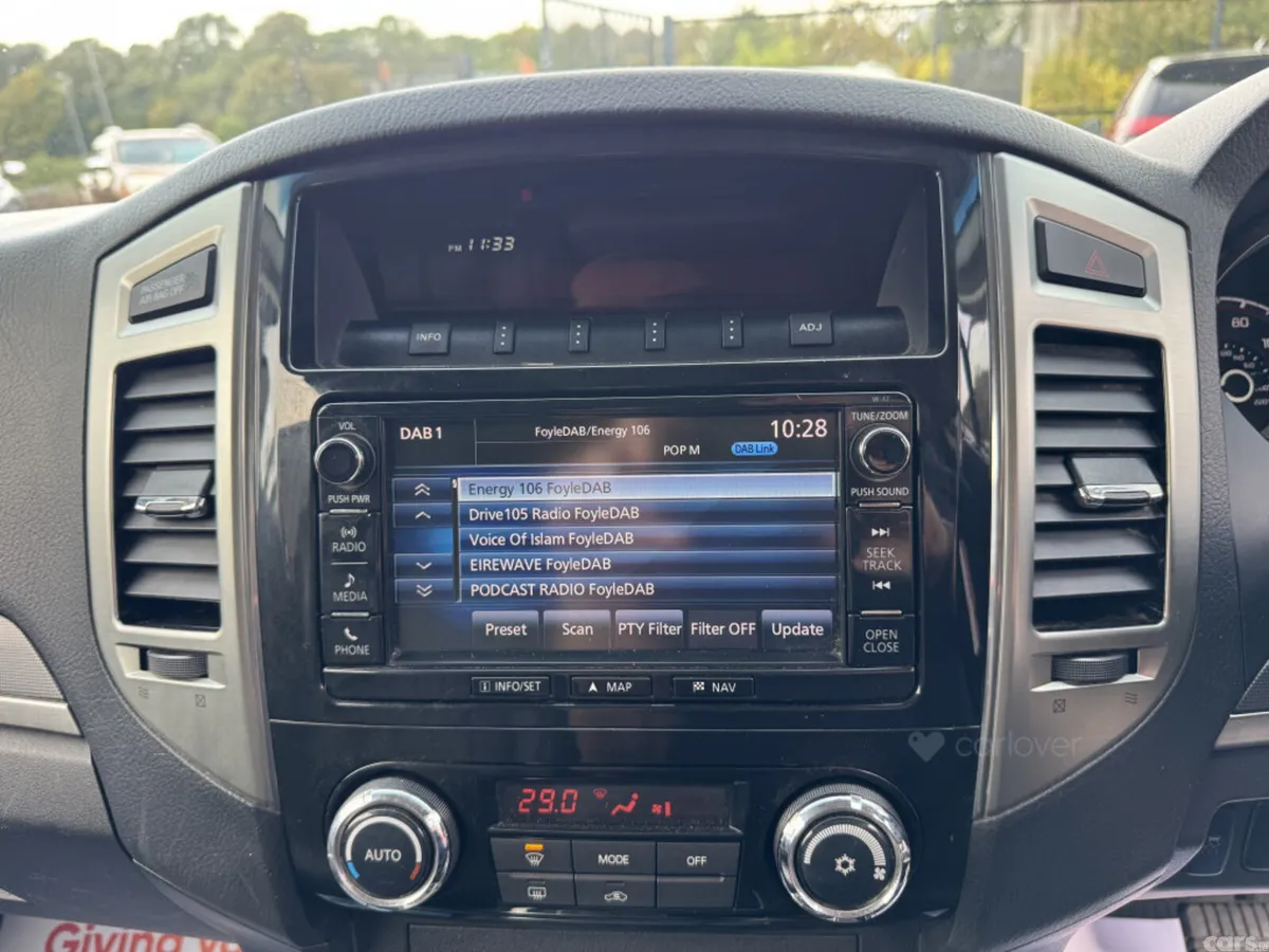 Mitsubishi Shogun SUV, Diesel, 2017, Red