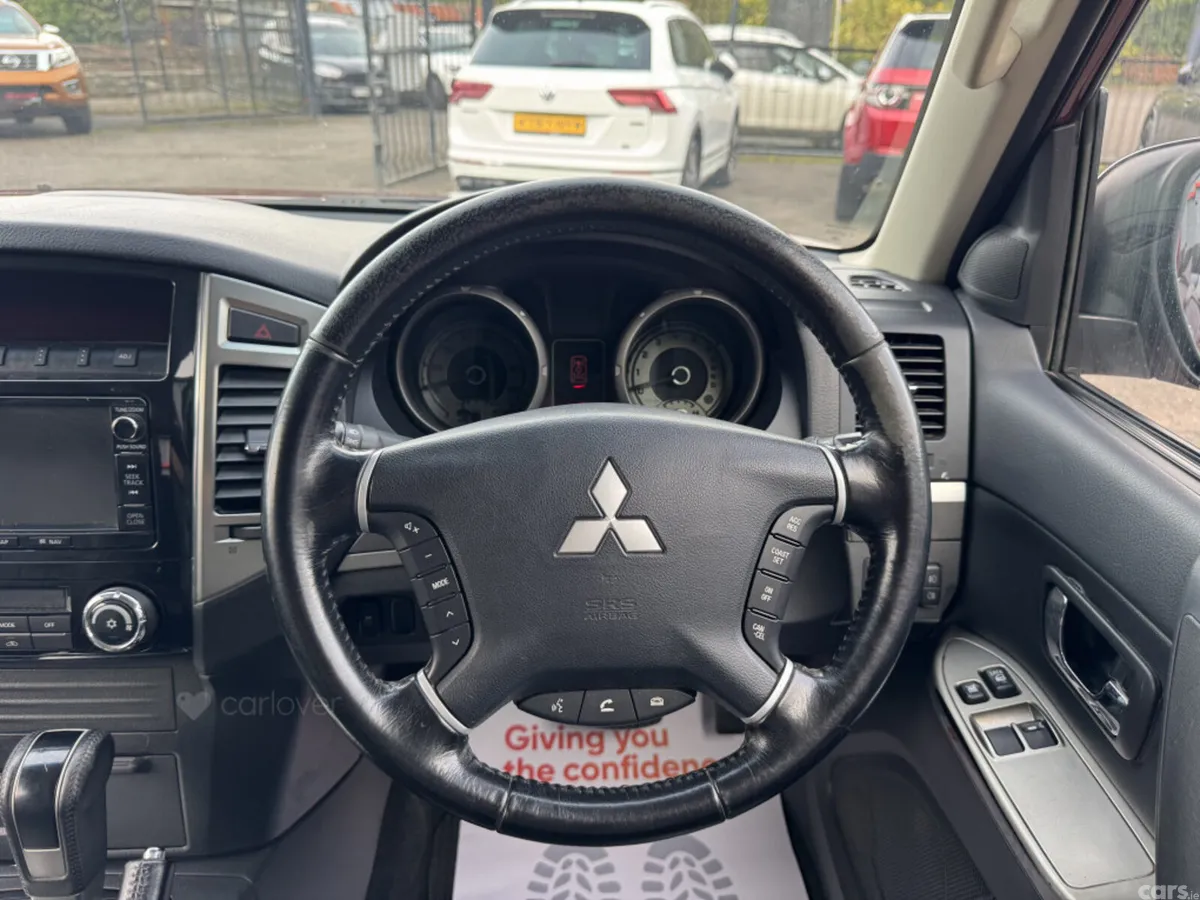 Mitsubishi Shogun SUV, Diesel, 2017, Red