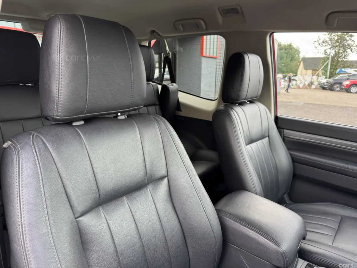 Mitsubishi Shogun SUV, Diesel, 2017, Red