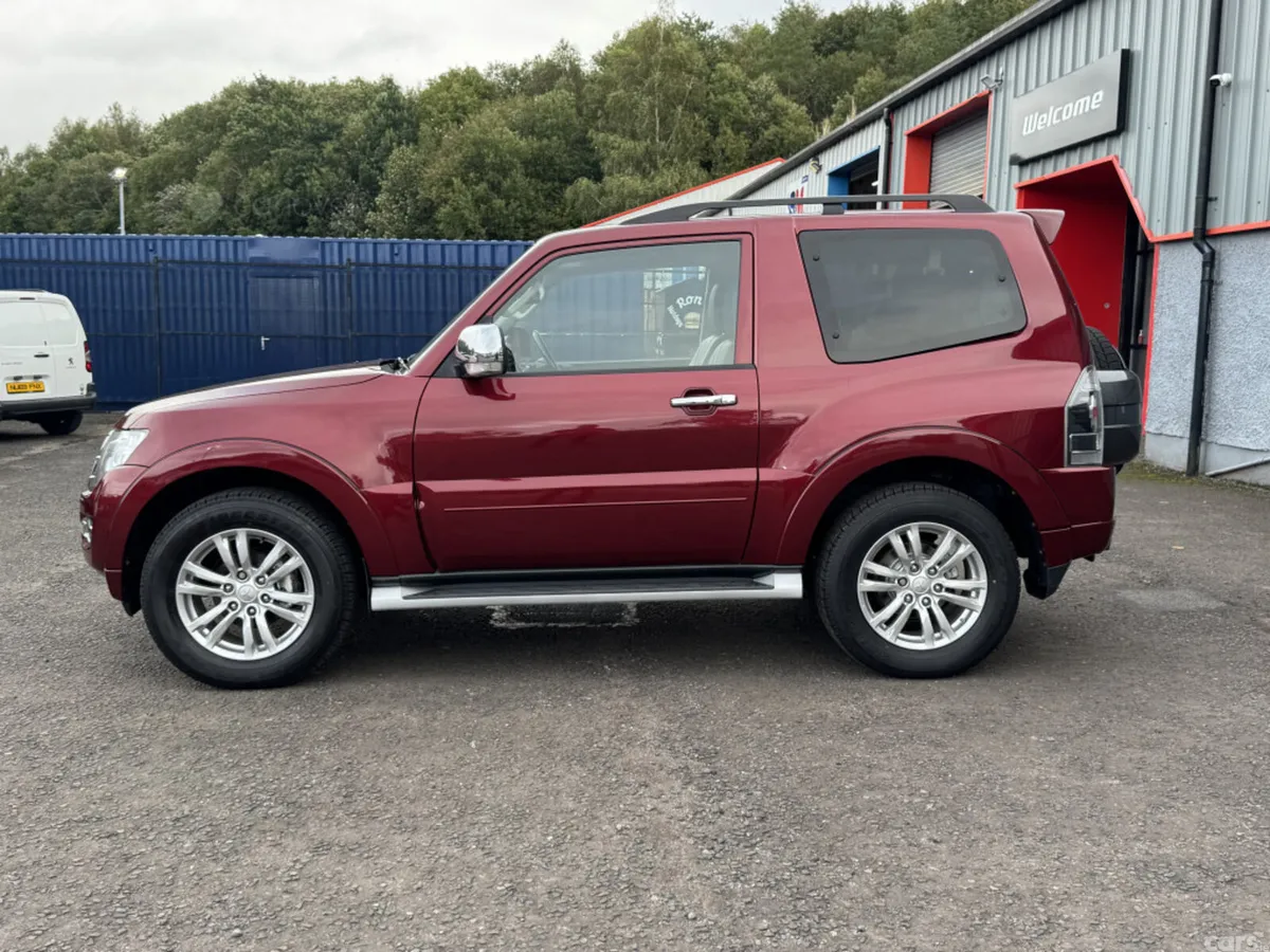 Mitsubishi Shogun SUV, Diesel, 2017, Red