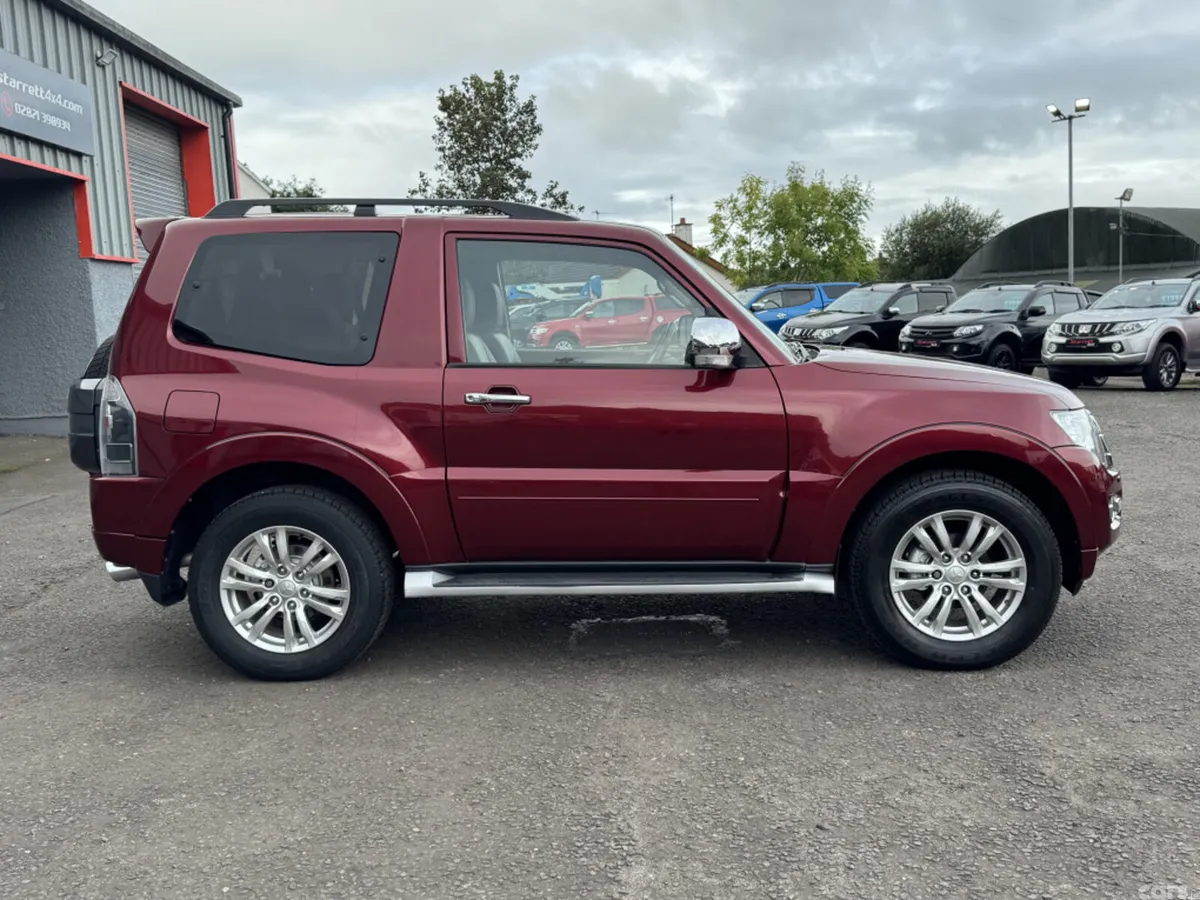 Mitsubishi Shogun SUV, Diesel, 2017, Red