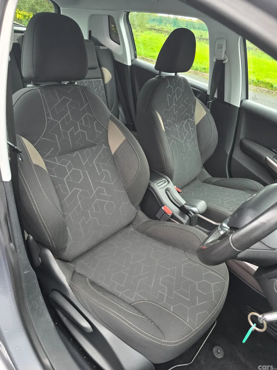 Peugeot 2008 SUV, Diesel, 2016, Grey