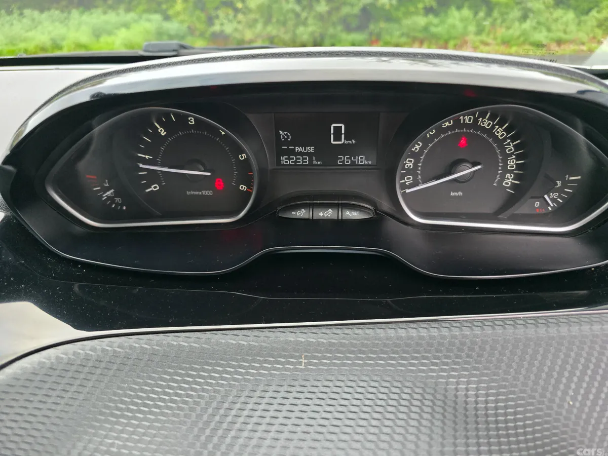 Peugeot 2008 SUV, Diesel, 2016, Grey
