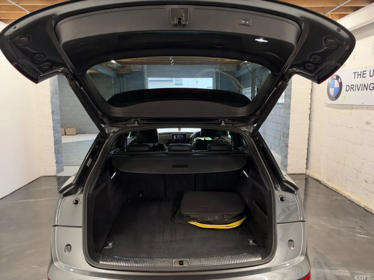 Audi Q5 SUV, Petrol Hybrid, 2020, Grey