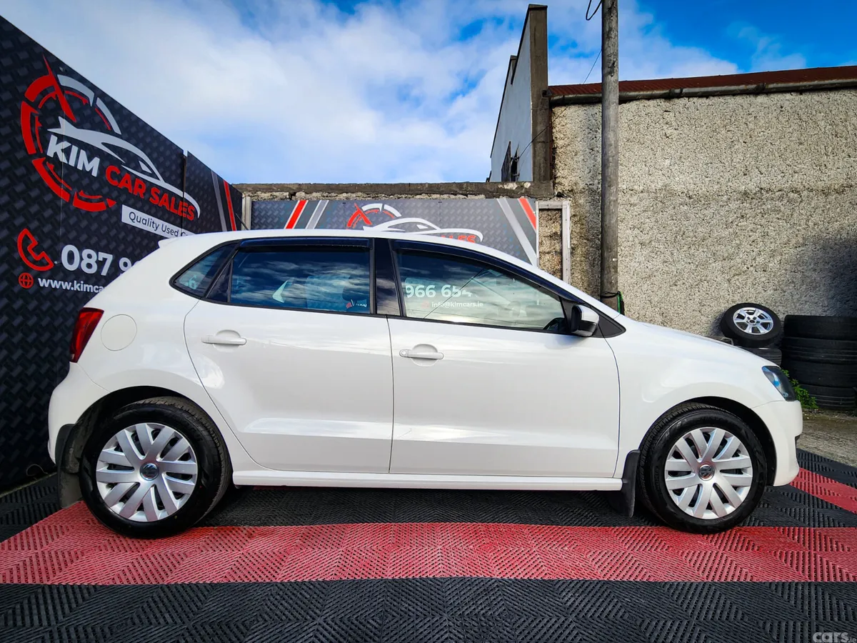 Volkswagen Polo Hatchback, Petrol, 2011, White