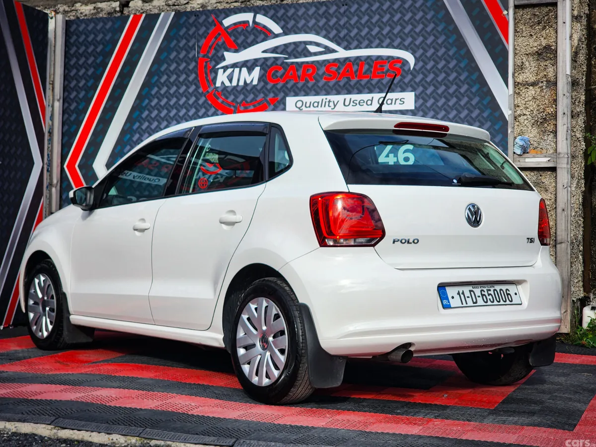 Volkswagen Polo Hatchback, Petrol, 2011, White