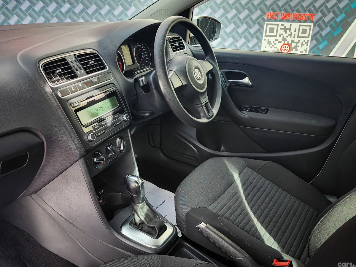 Volkswagen Polo Hatchback, Petrol, 2011, White