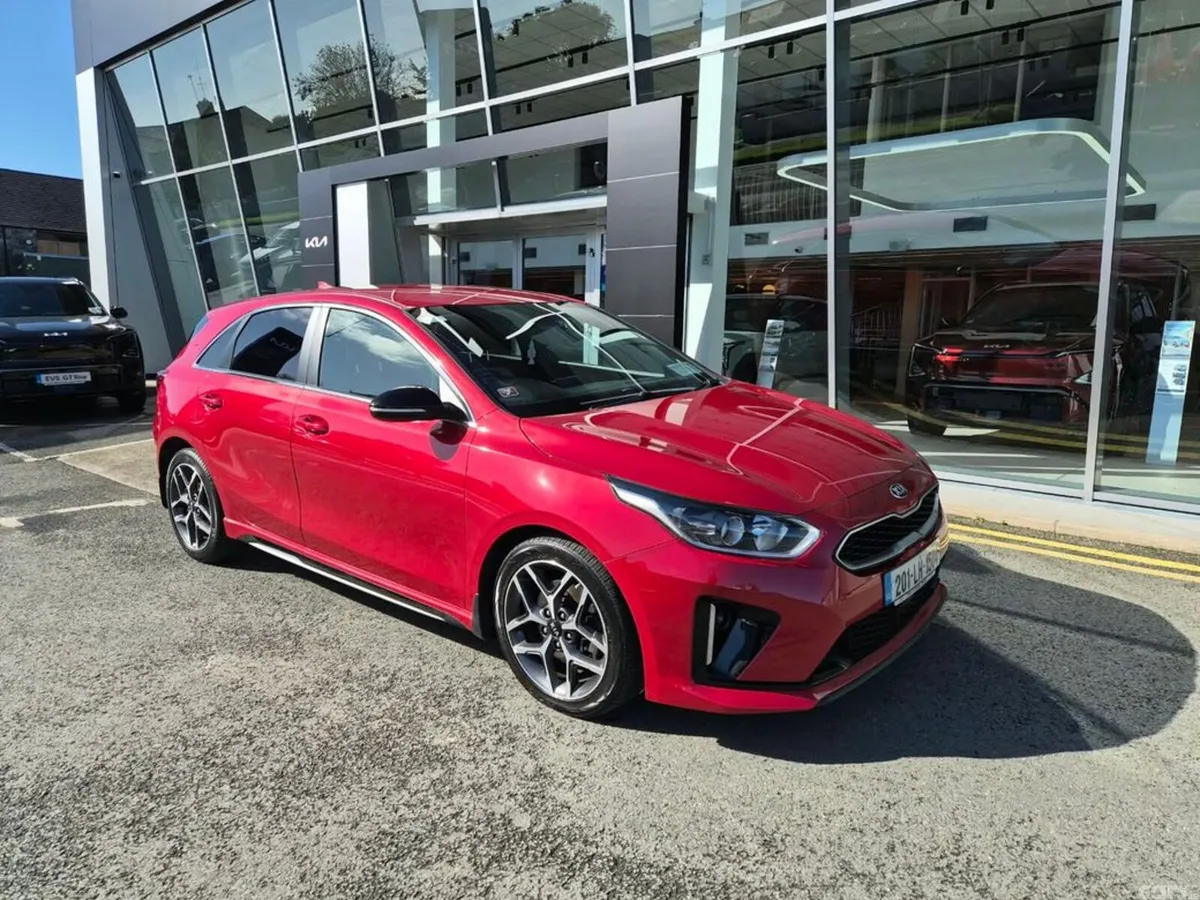 Kia Ceed Hatchback, Diesel, 2020, Red