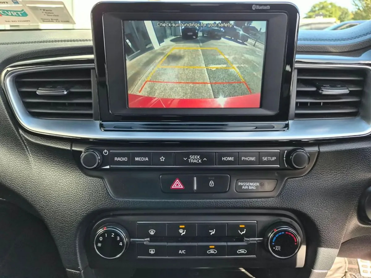 Kia Ceed Hatchback, Diesel, 2020, Red