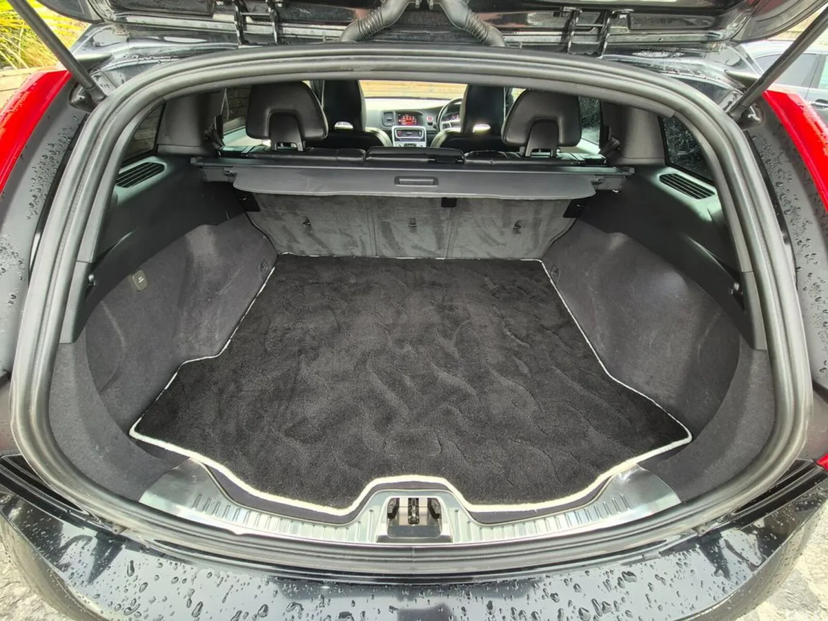 Volvo V60 Estate, Diesel, 2017, Black
