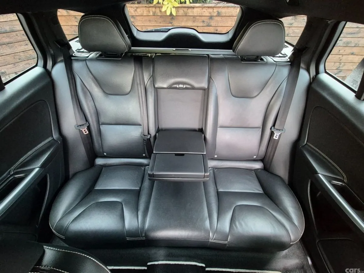 Volvo V60 Estate, Diesel, 2017, Black