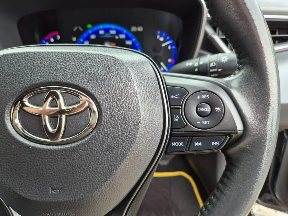 Toyota Corolla Hatchback, Petrol Hybrid, 2022, Black