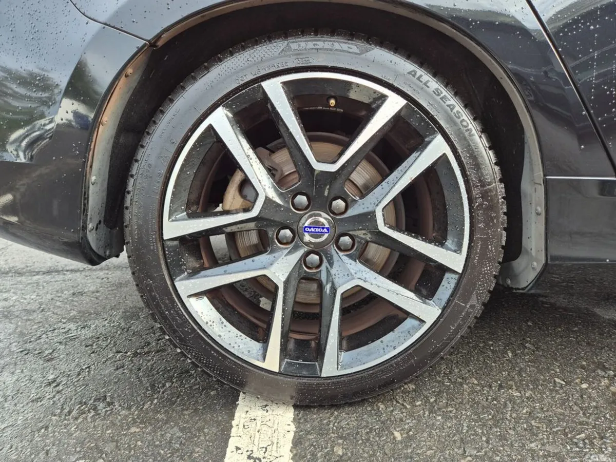 Volvo V60 Estate, Diesel, 2017, Black