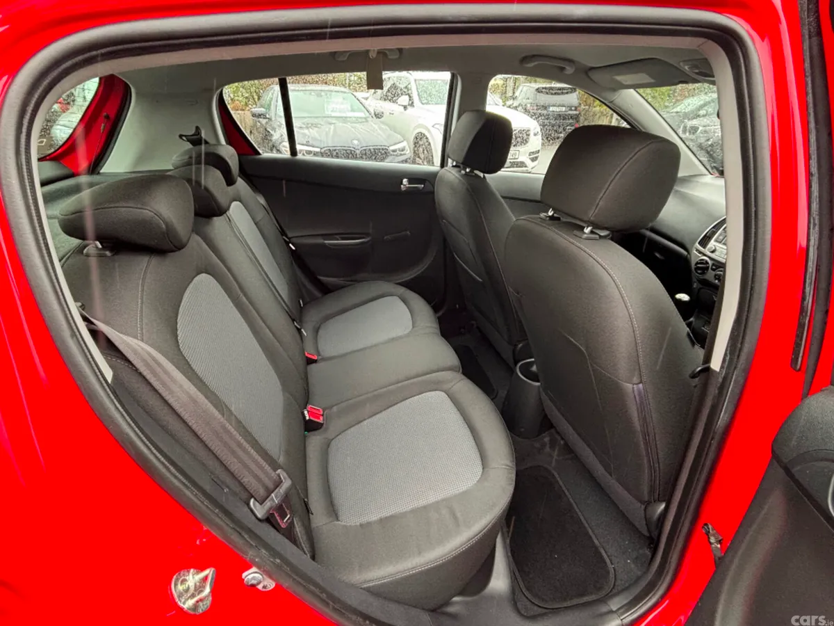Hyundai i20 MPV, Petrol, 2013, Red