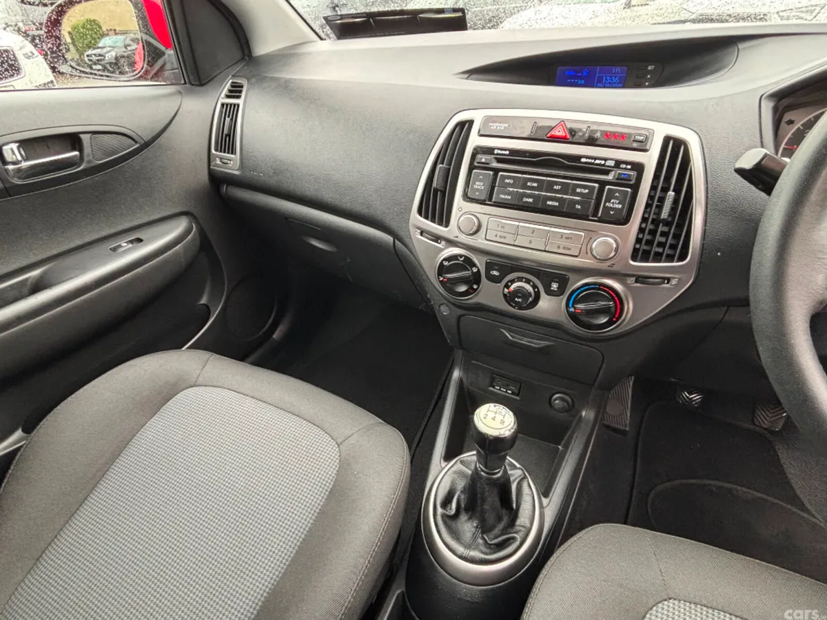 Hyundai i20 MPV, Petrol, 2013, Red