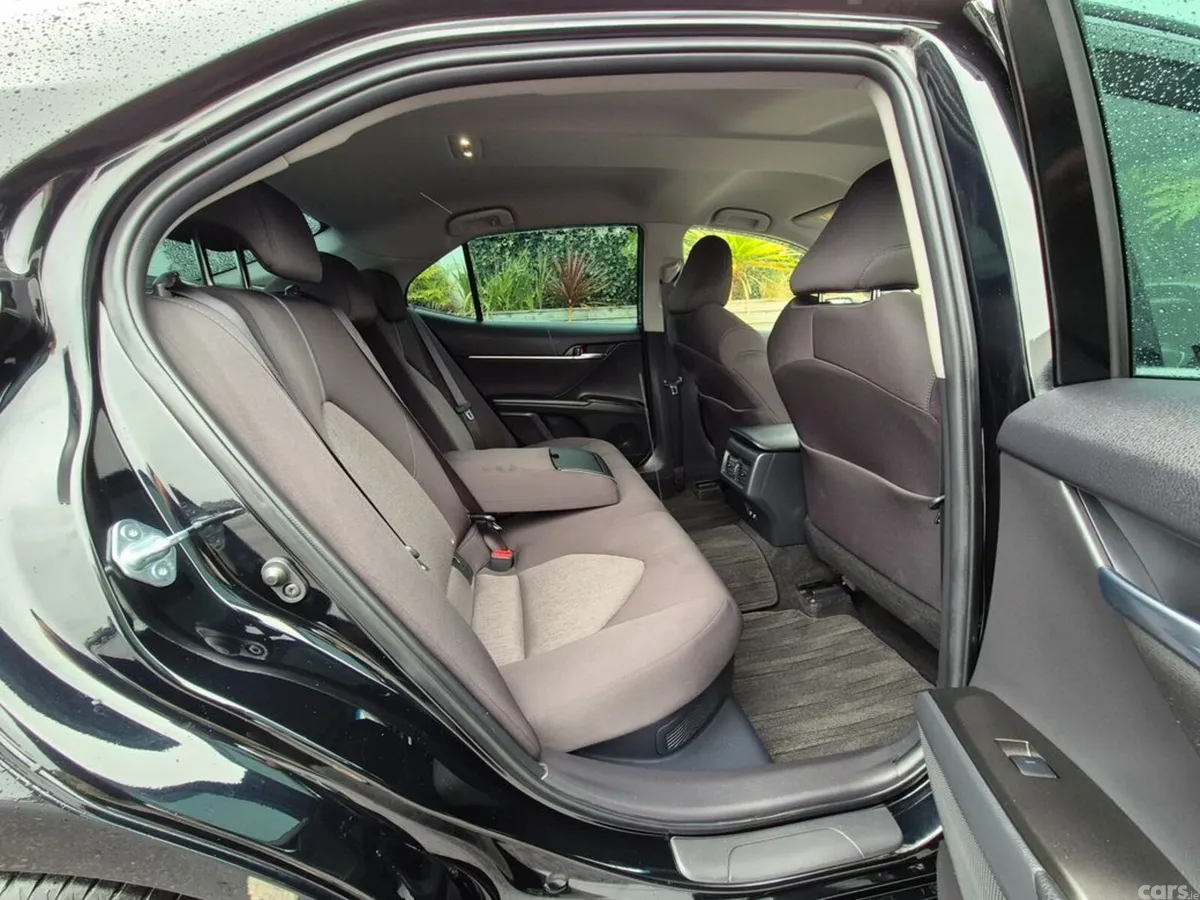 Toyota Camry Saloon, Petrol Hybrid, 2021, Black