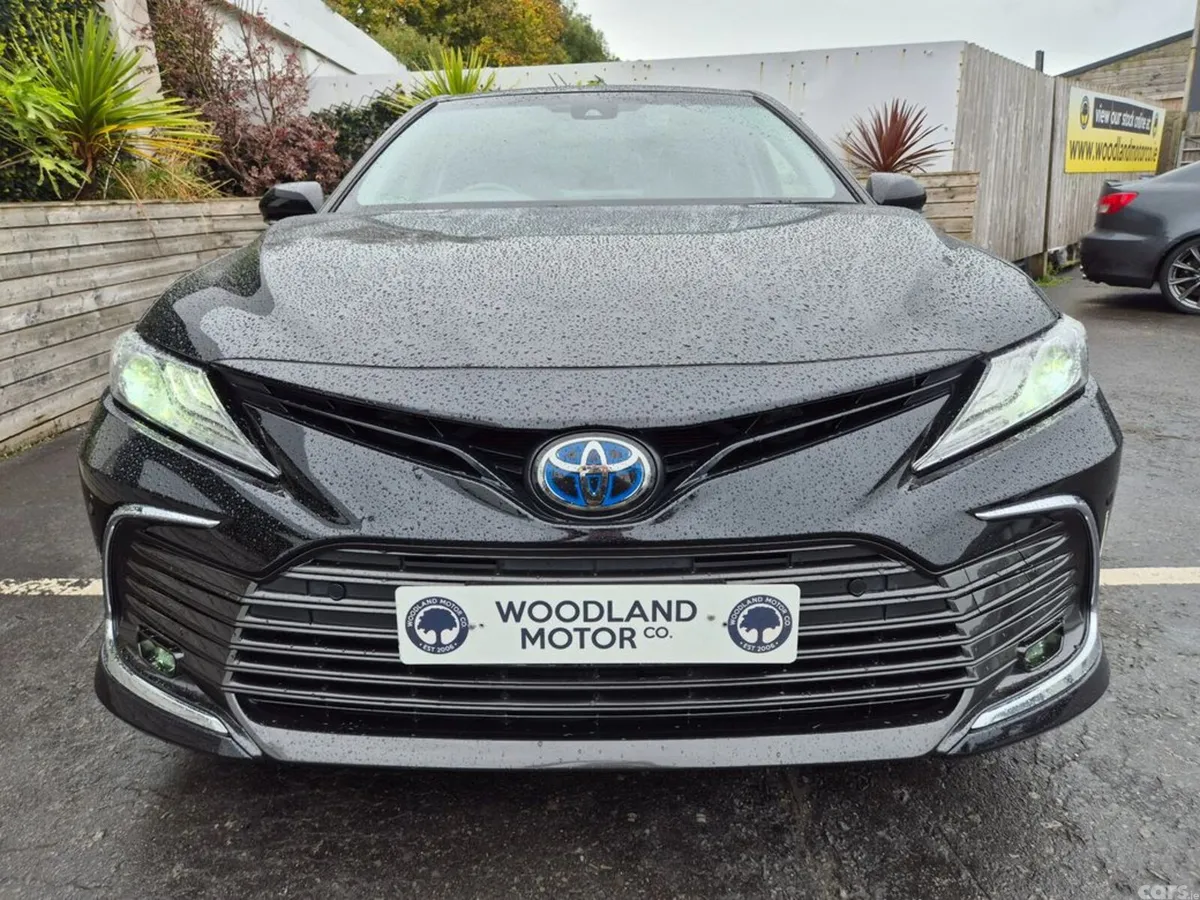 Toyota Camry Saloon, Petrol Hybrid, 2021, Black