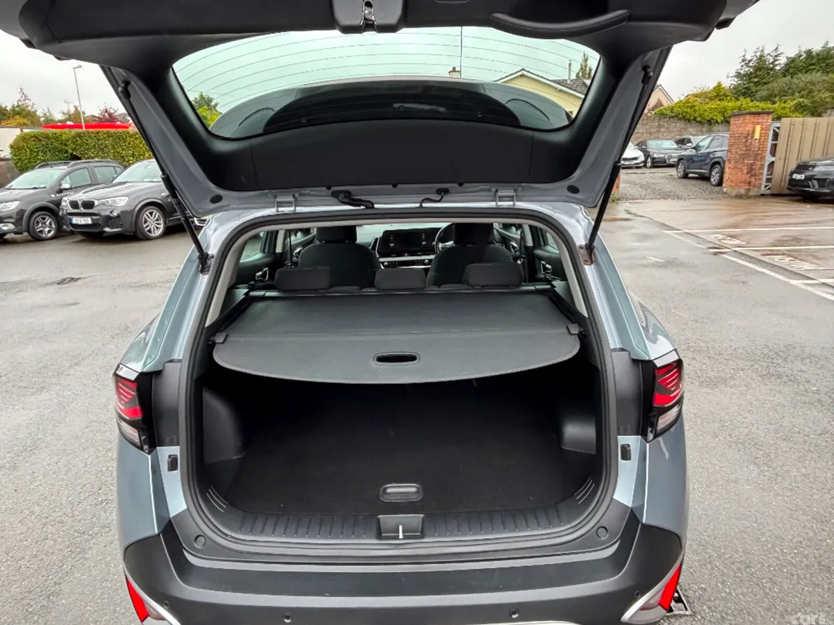 Kia Sportage MPV, Diesel Hybrid, 2023, Grey