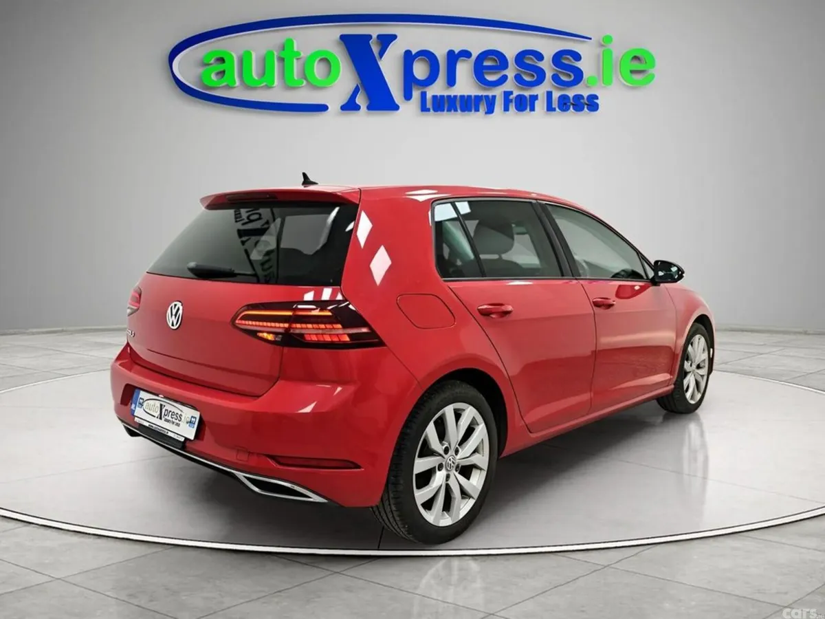 Volkswagen Golf Hatchback, Petrol, 2017, Red