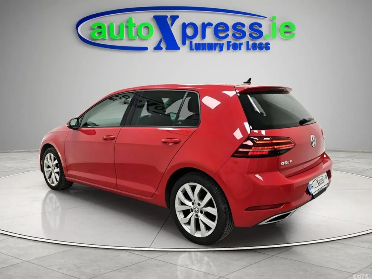 Volkswagen Golf Hatchback, Petrol, 2017, Red