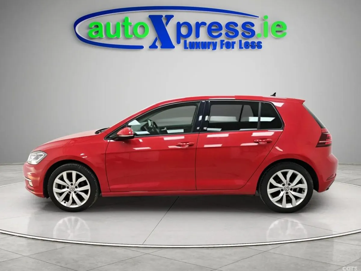 Volkswagen Golf Hatchback, Petrol, 2017, Red