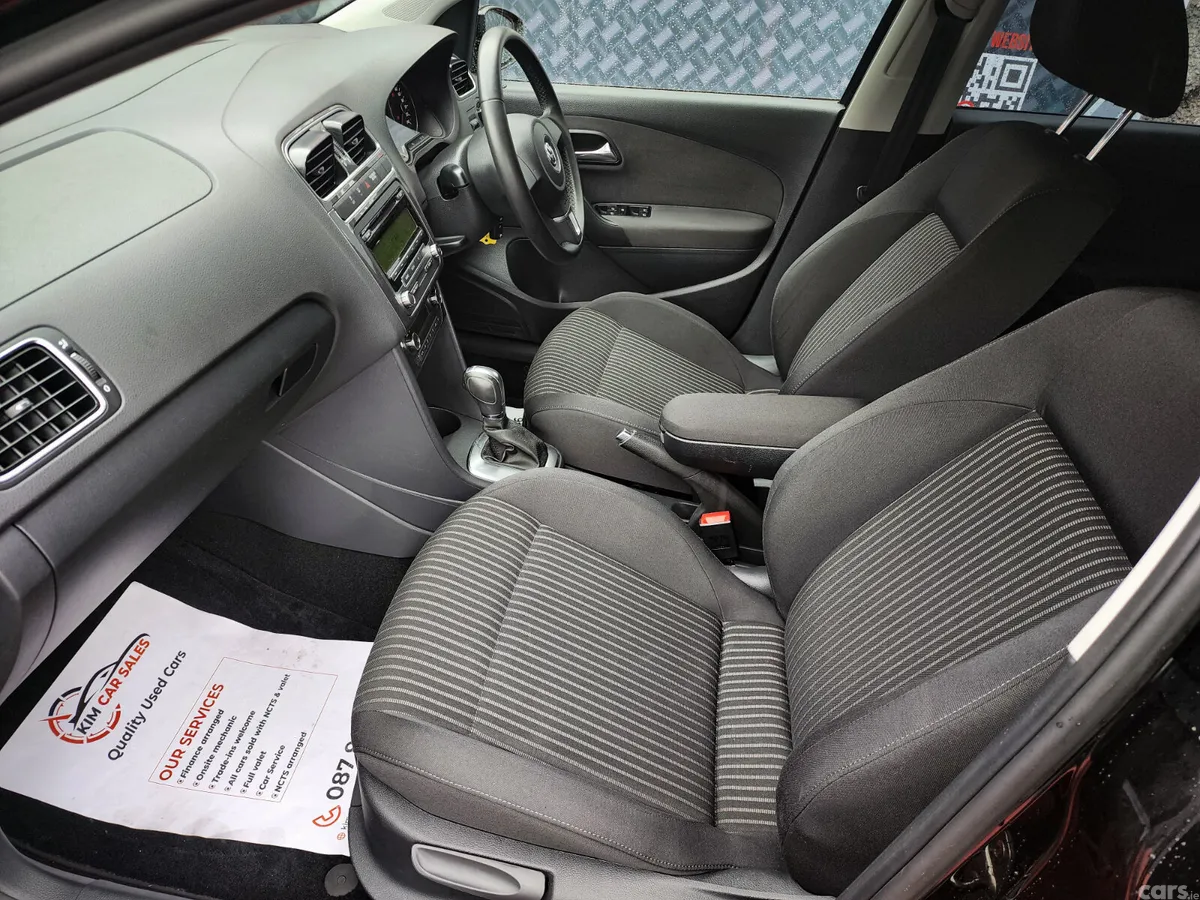 Volkswagen Polo Hatchback, Petrol, 2011, Black
