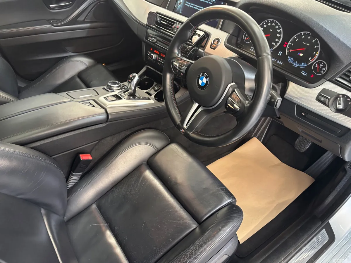 BMW M5 Saloon, Petrol, 2013, Blue