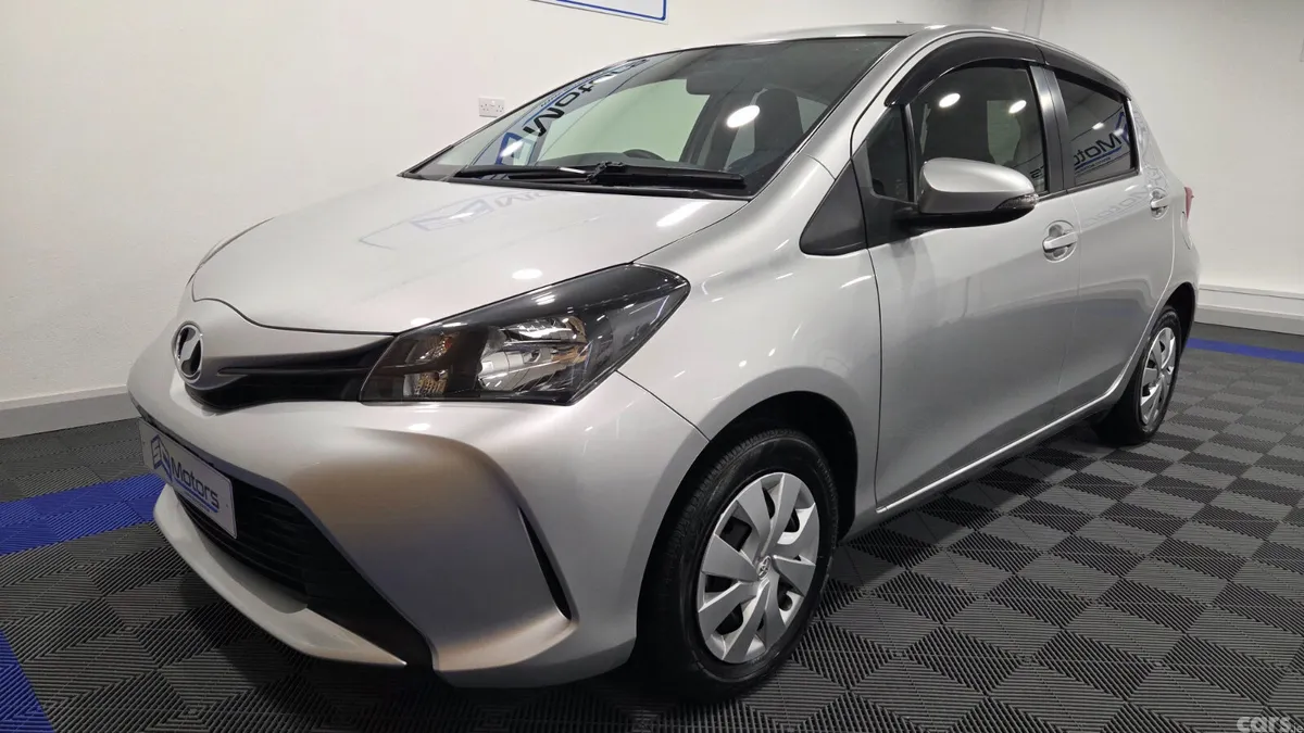 Toyota Vitz Hatchback, Petrol, 2017, Silver