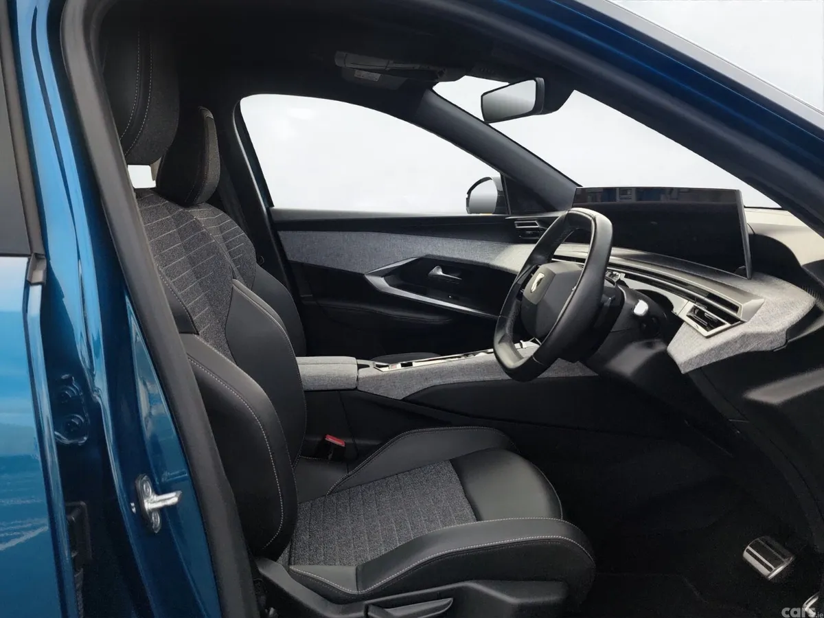 Peugeot 3008 MPV, Petrol Hybrid, 2025, Blue
