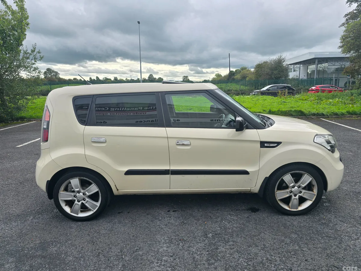 Kia Soul Hatchback, Diesel, 2010, White