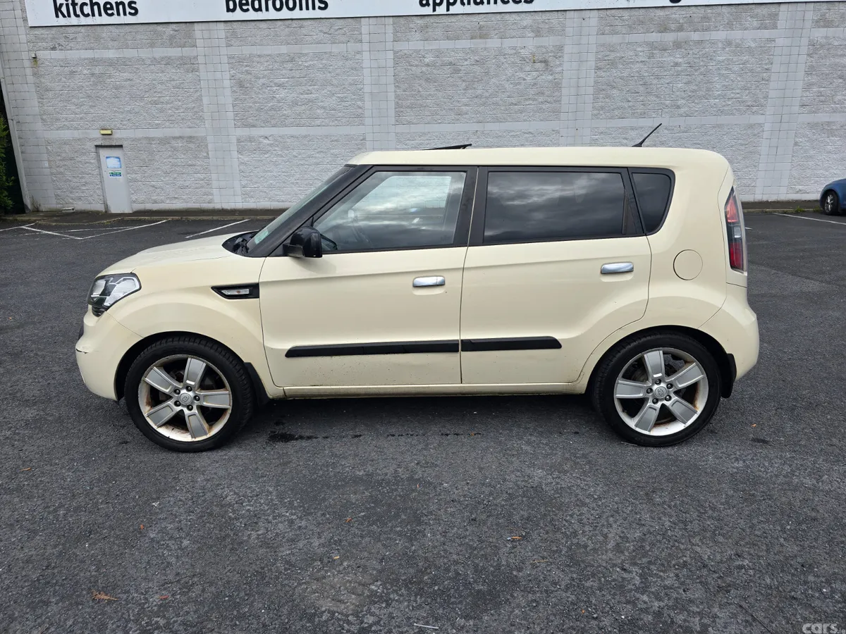 Kia Soul Hatchback, Diesel, 2010, White