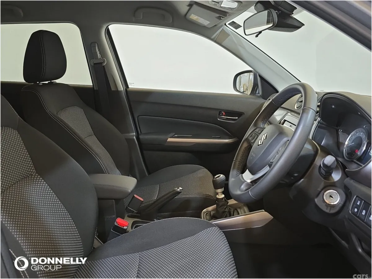 Suzuki Vitara SUV, Petrol, 2023, Grey