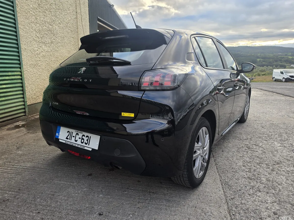 Peugeot 208 Hatchback, Petrol, 2021, Black