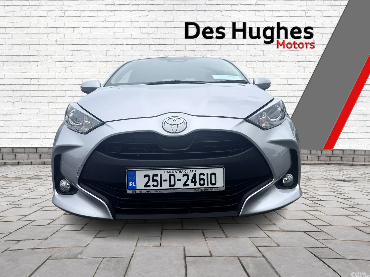 Toyota Yaris Hatchback, Petrol Hybrid, 2025, Silver