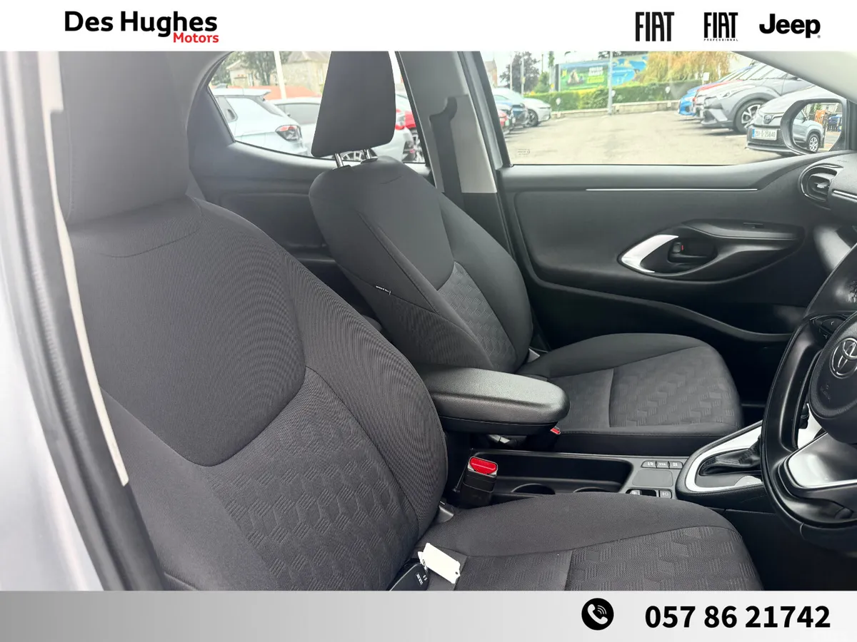 Toyota Yaris Hatchback, Petrol Hybrid, 2025, Silver