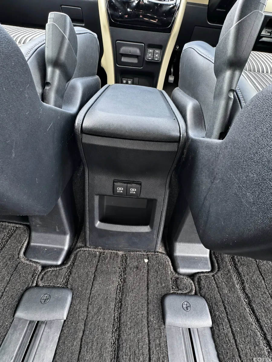 Toyota Noah MPV, Petrol Hybrid, 2020, White