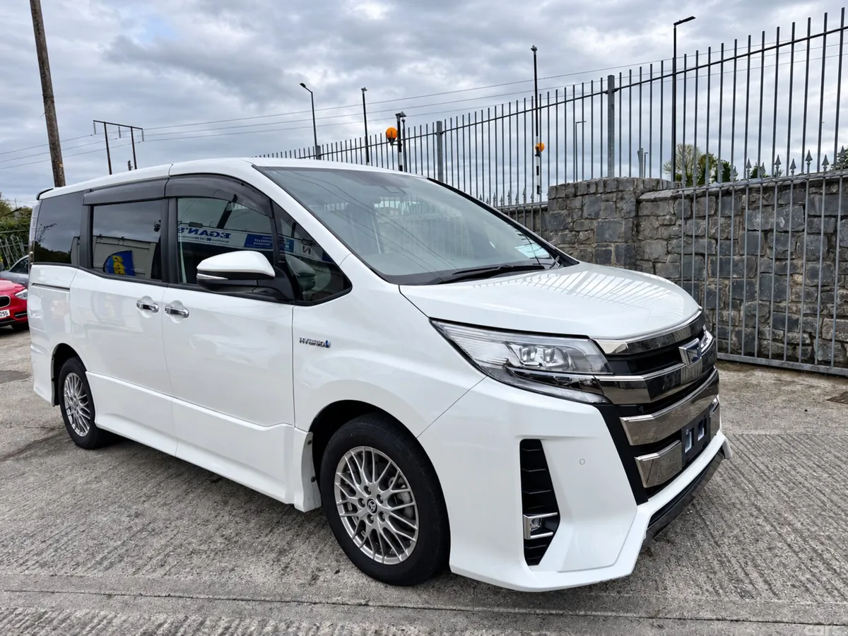 Toyota Noah MPV, Petrol Hybrid, 2020, White