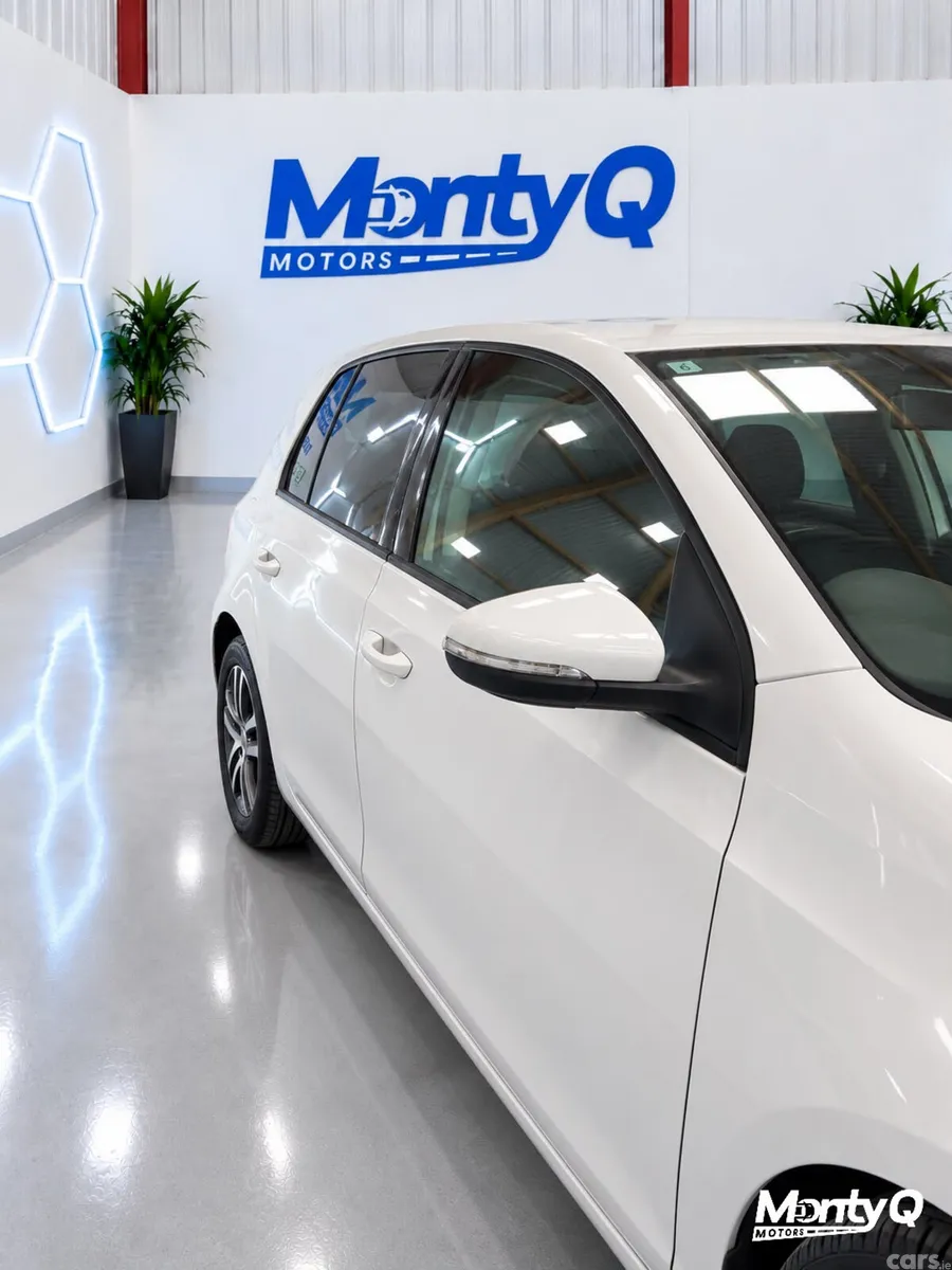 Volkswagen Golf Hatchback, Petrol, 2011, White