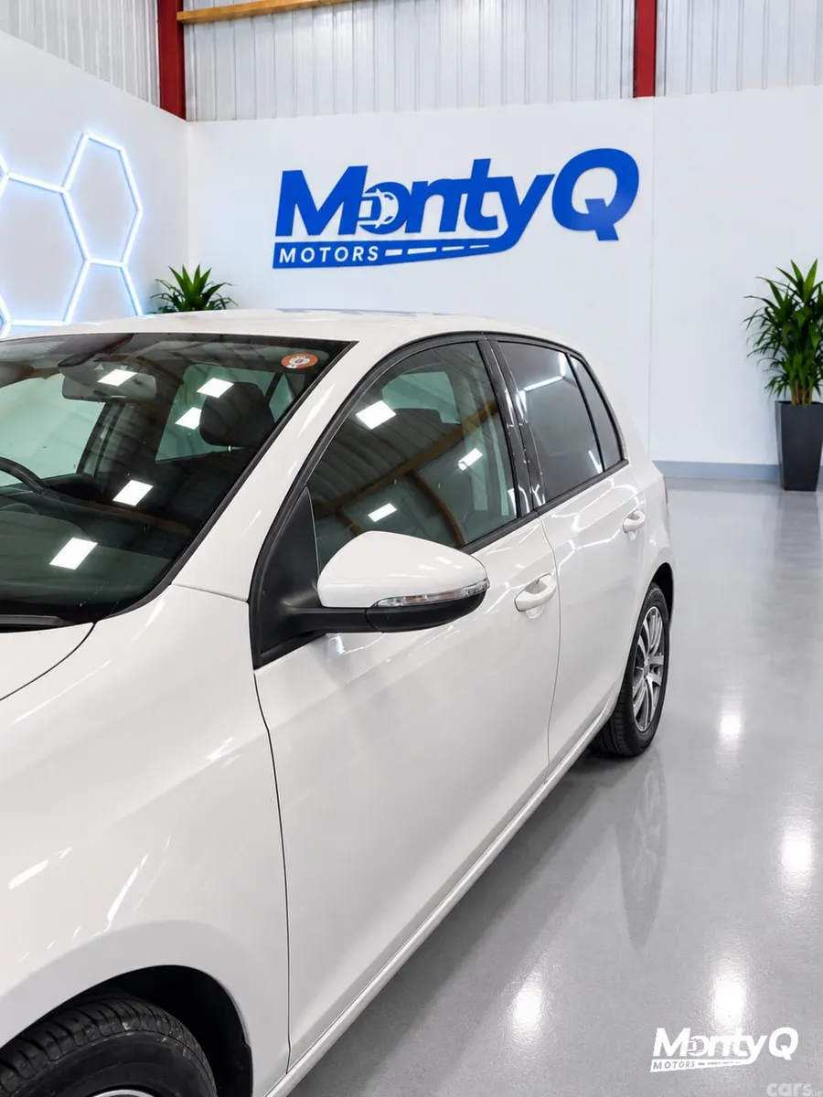 Volkswagen Golf Hatchback, Petrol, 2011, White