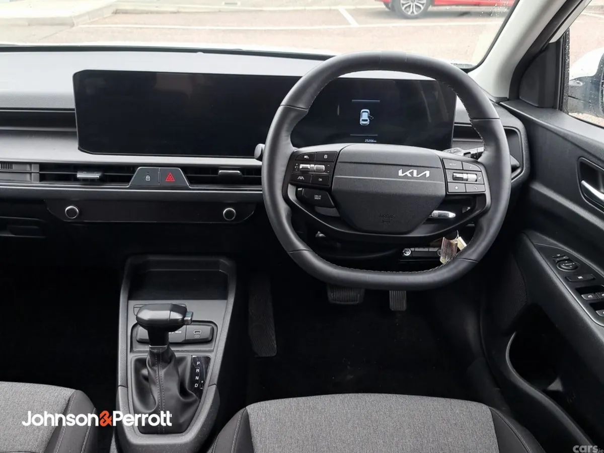 Kia Stonic Estate, Petrol Hybrid, 2026, White