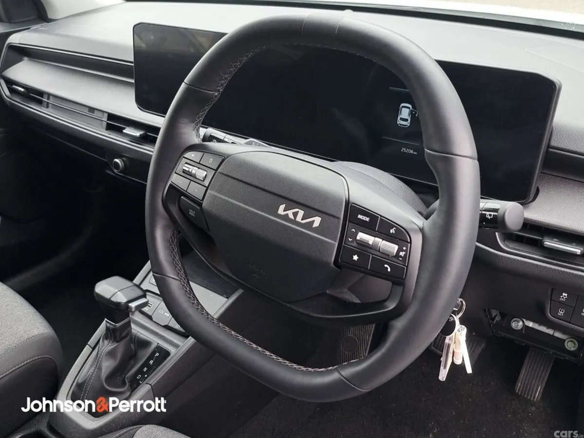 Kia Stonic Estate, Petrol Hybrid, 2026, White