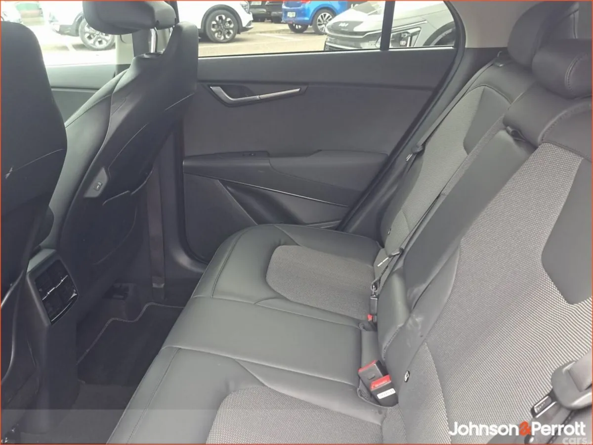 Kia Niro SUV, Petrol Hybrid, 2024, Red