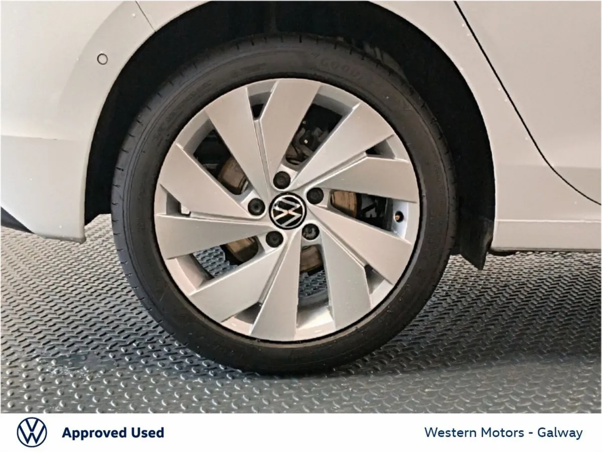 Volkswagen Golf Estate, Petrol, 2026, White