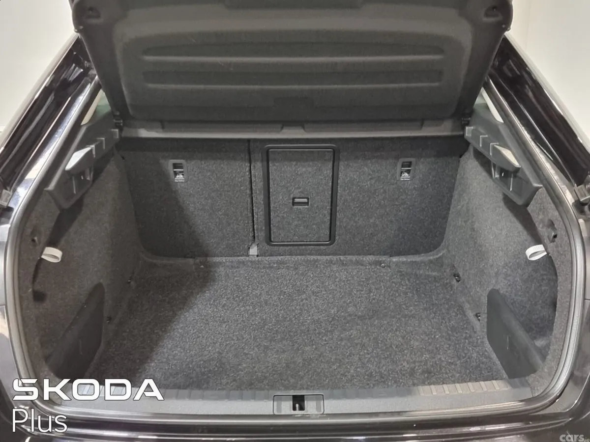 Skoda Octavia Saloon, Diesel, 2023, Black