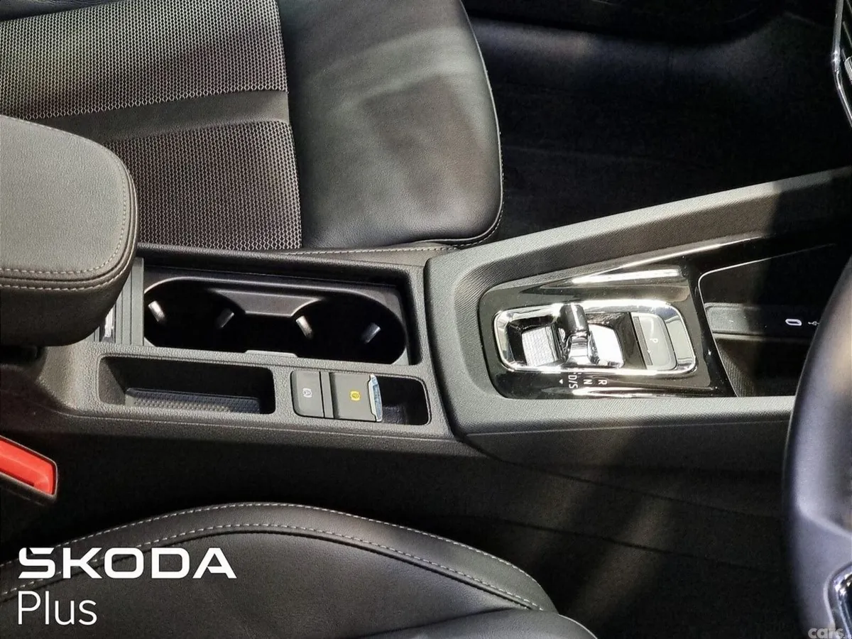 Skoda Octavia Saloon, Diesel, 2023, Black