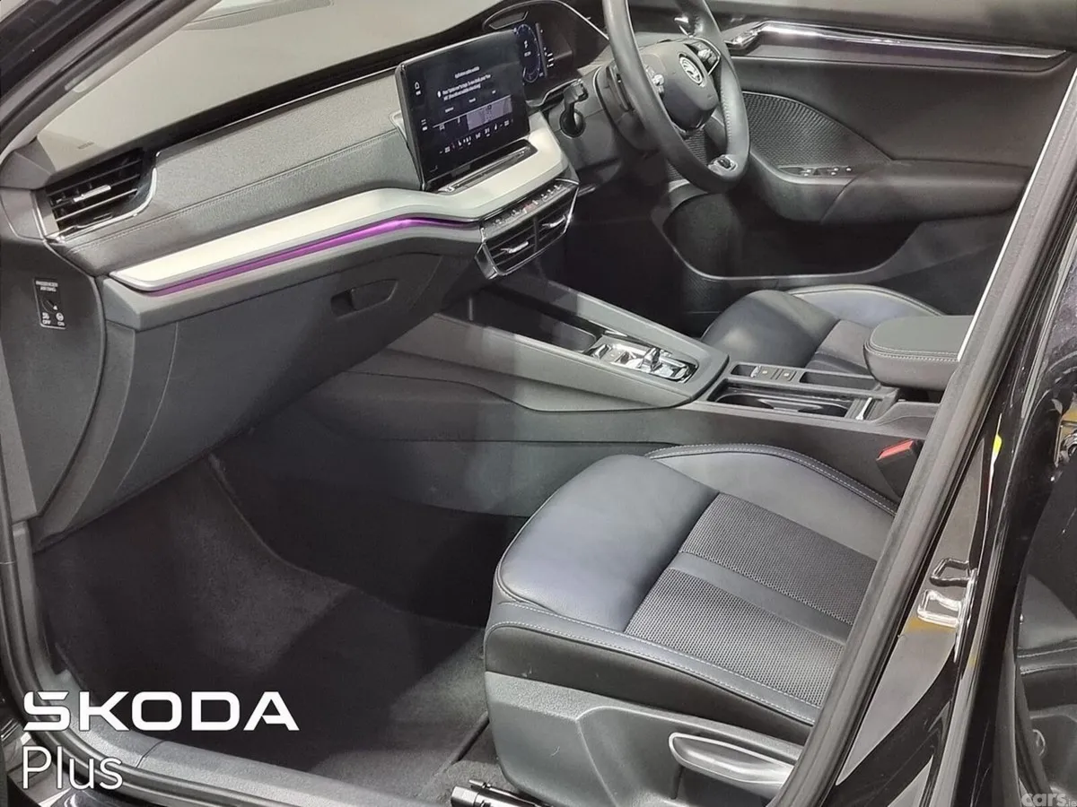 Skoda Octavia Saloon, Diesel, 2023, Black