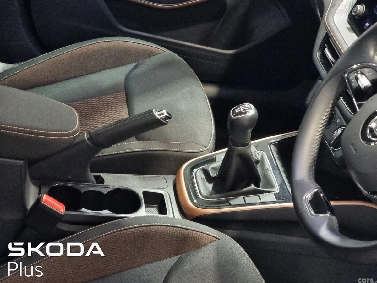Skoda Fabia Hatchback, Petrol, 2023, Blue