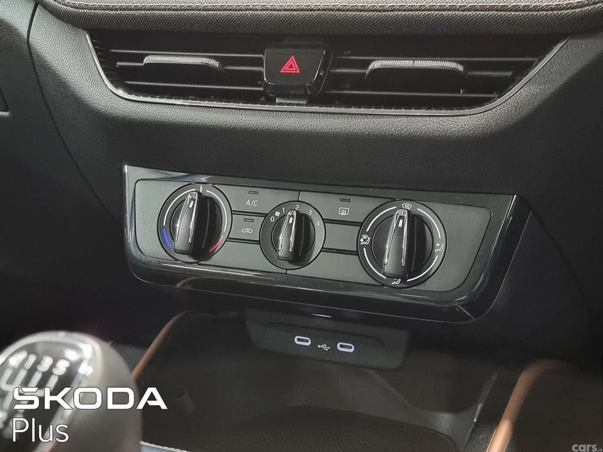Skoda Fabia Hatchback, Petrol, 2023, Blue