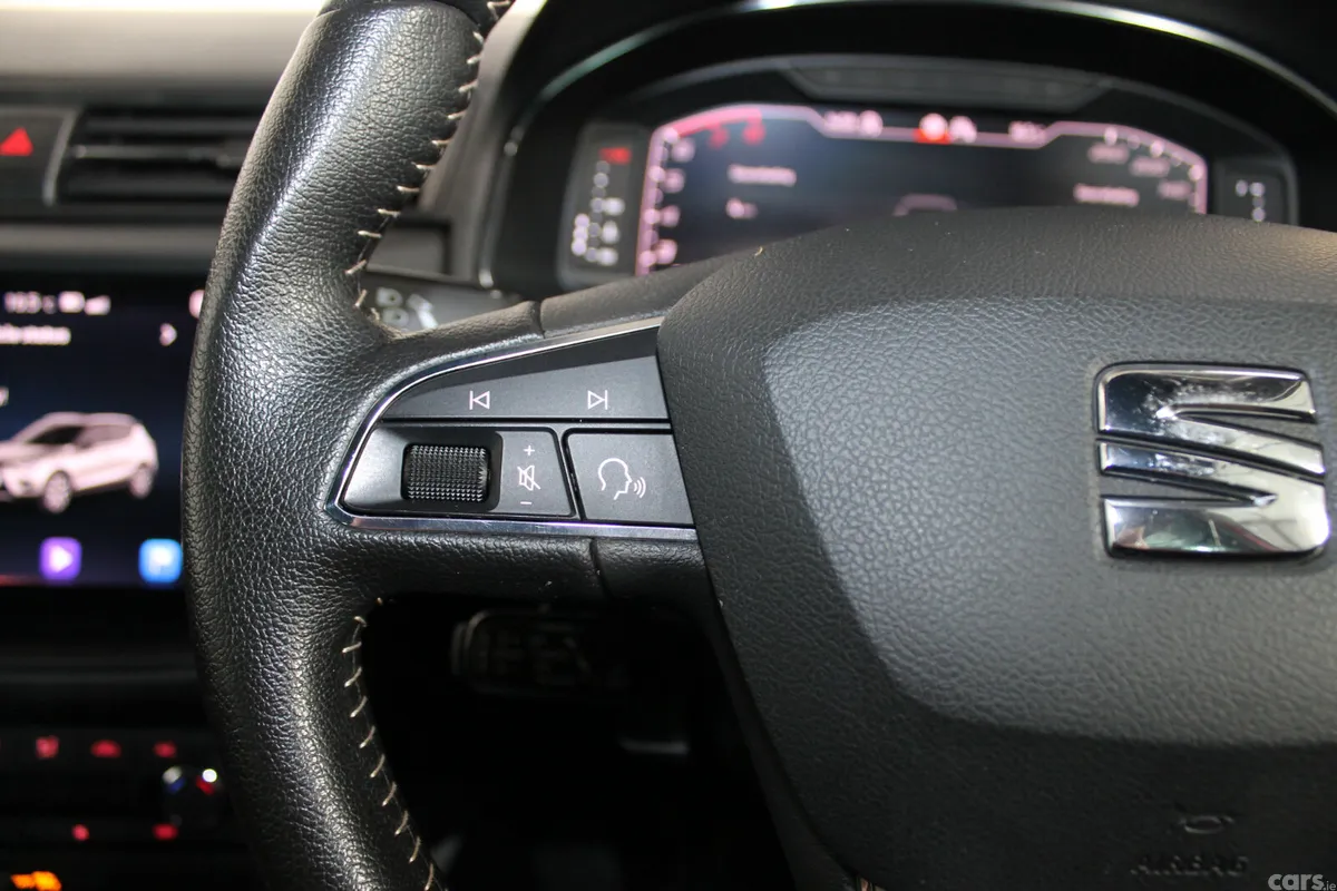 SEAT Arona SUV, Petrol, 2021, Red